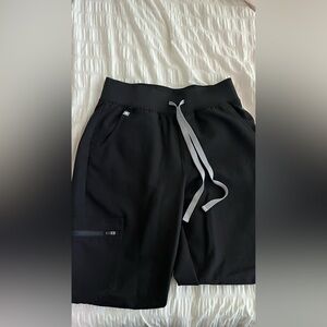 Small figs black bottoms